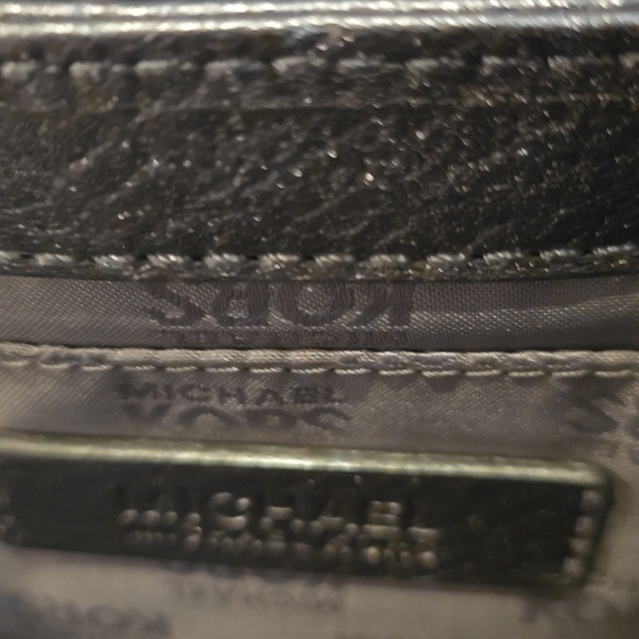 EUC Michael Kors grey envelope style clutch purse 👛 silver hardware - Picture 5 of 10